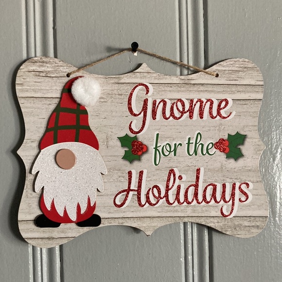 NWT Adorable Wooden Glittered Gnome for the Holidays Decoration Sign - Picture 10 of 16